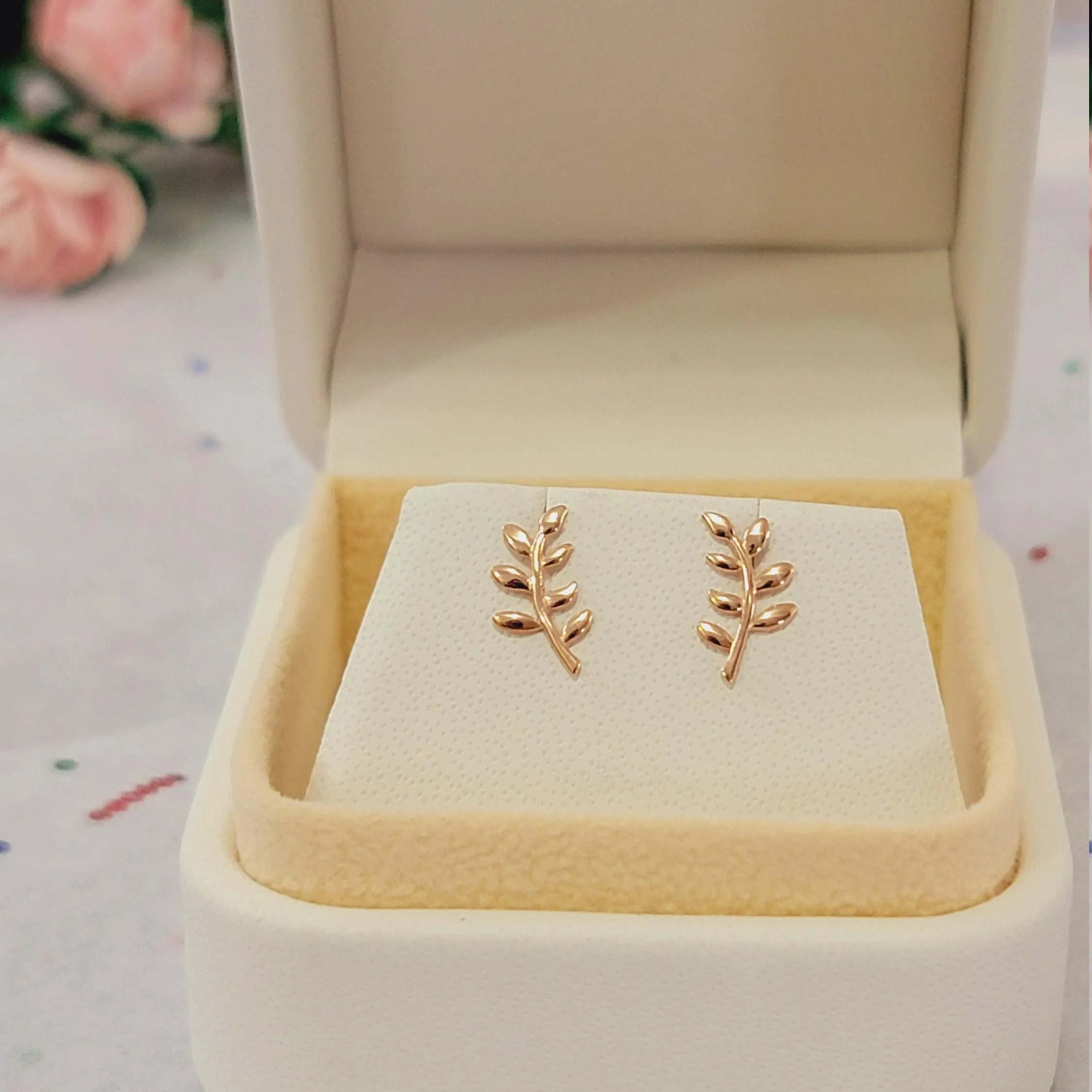 14k Gold Leaf stud Earrings