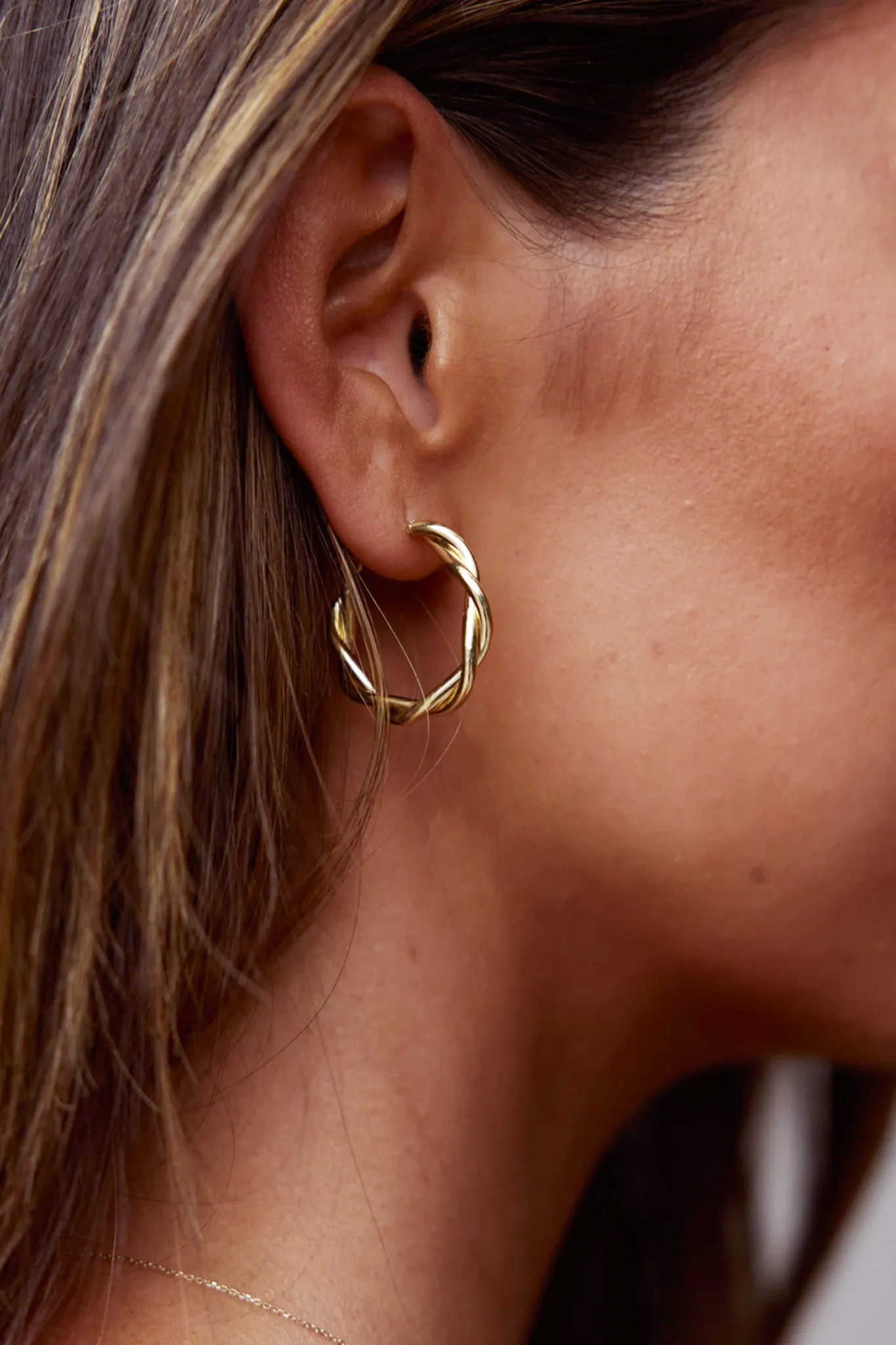 Millie Twisted Hoop Earrings Gold