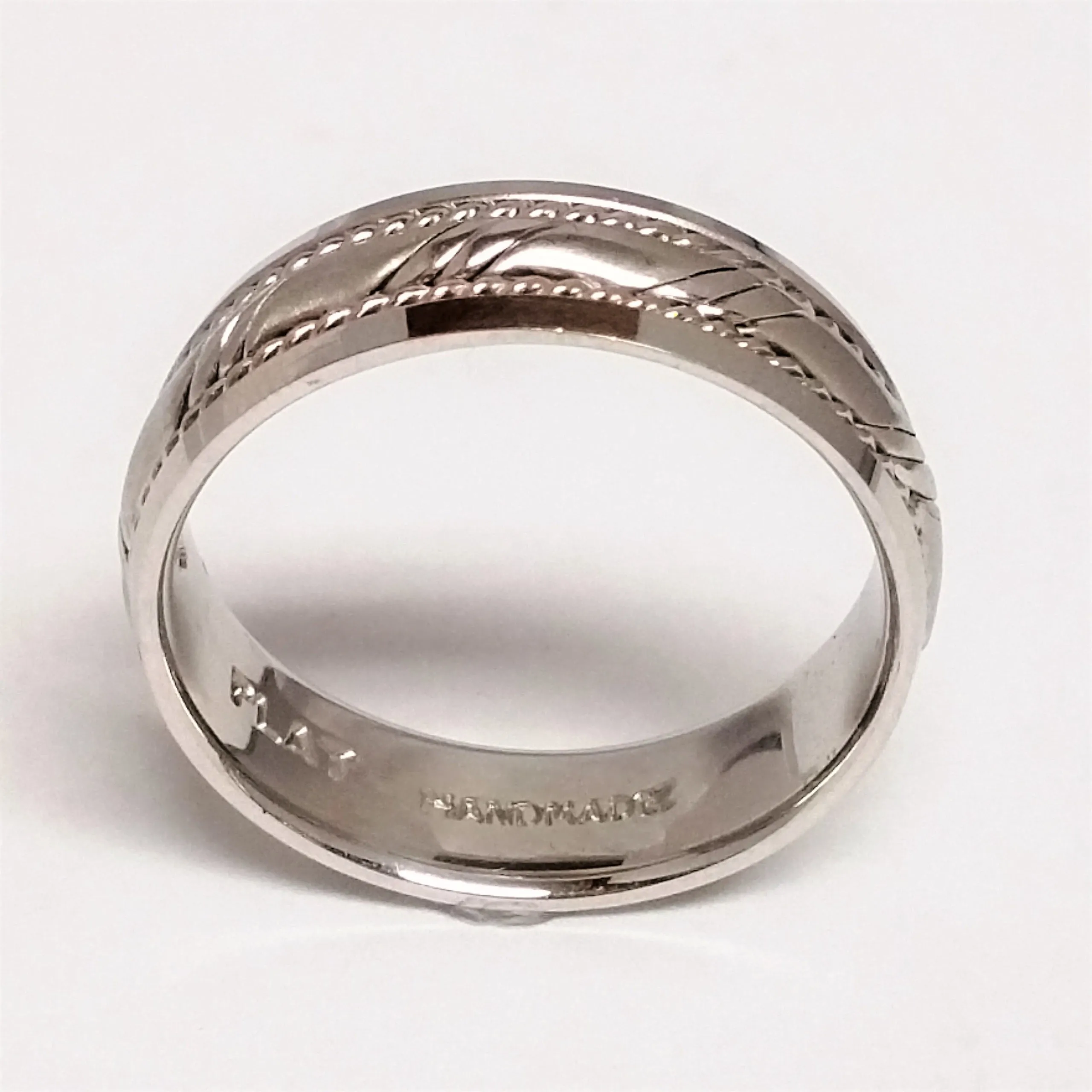 Novell Platinum Engraved Milgrain Band