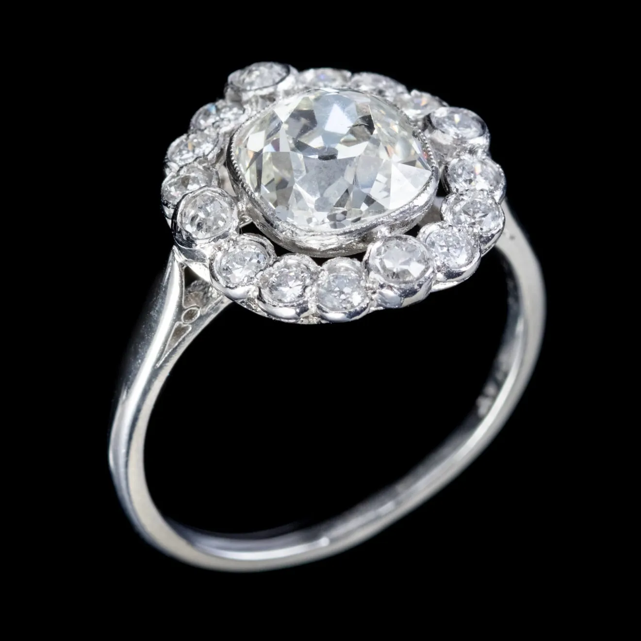 Old Cut Diamond Cluster Ring Platinum 3.40Ct Of Diamond