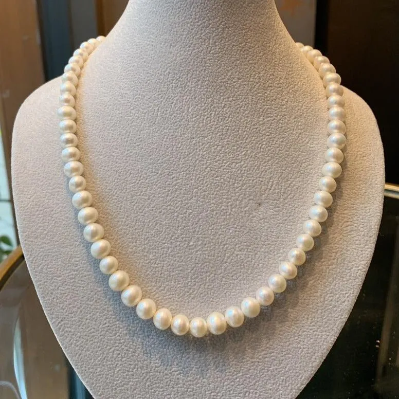 Small Freshwater Pearls Gold Plated Magnetic Clasp Necklace